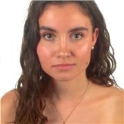 Profesora de ingles nativo que ofrece clases de inglés, matemáticas, lengua, arte, ciencias sociales y música para niños. 
Profesora de inglés nativo que ofrece clases de conversación inglesa a adultos